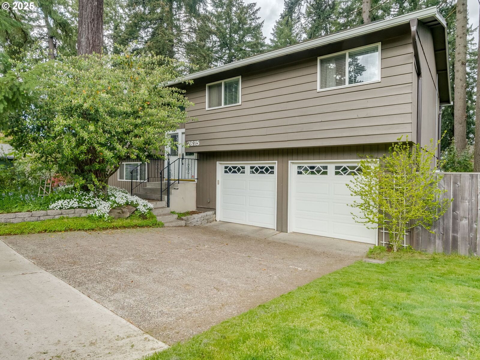 Property Photo:  7615 Cason Ln  OR 97027 