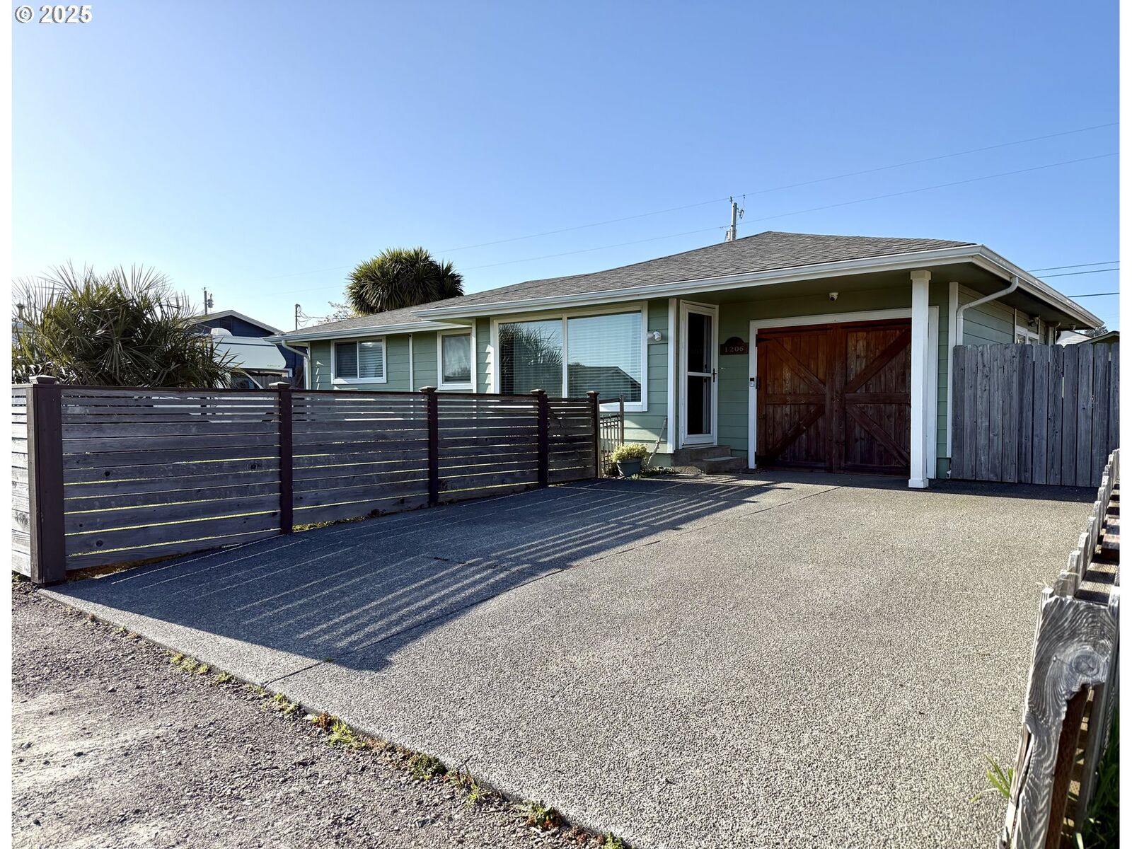 Property Photo:  1206 Iris St  OR 97415 