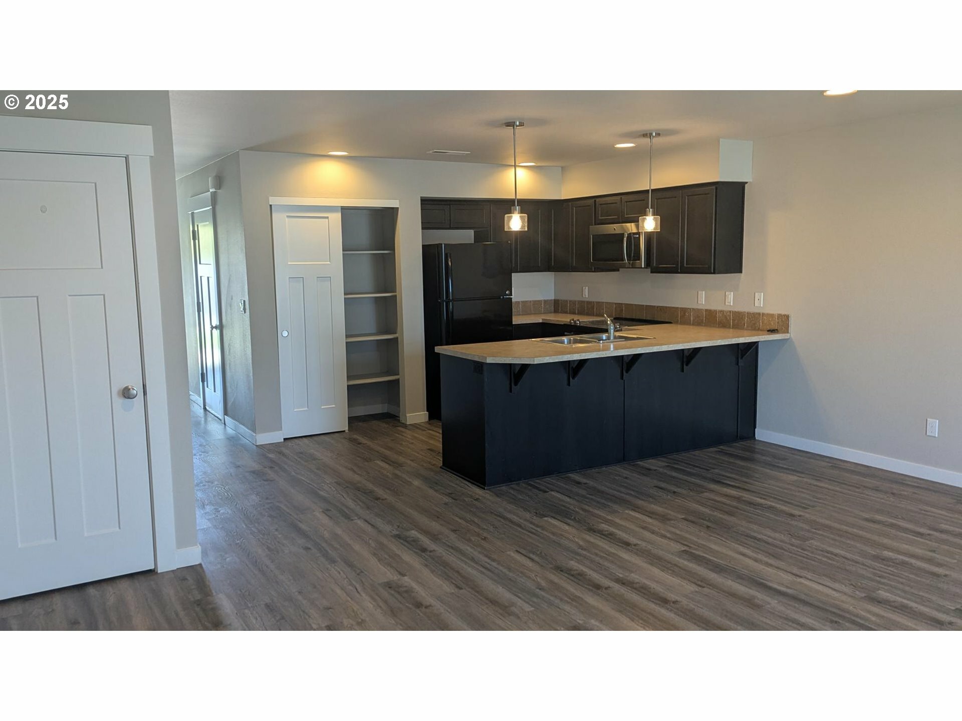 Property Photo: 1745 NE 8th St OR 97838