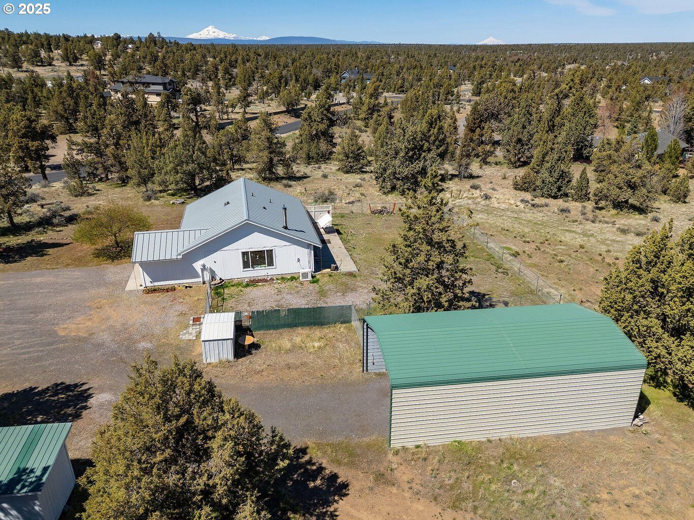 Property Photo: 250 SW 89th St OR 97756