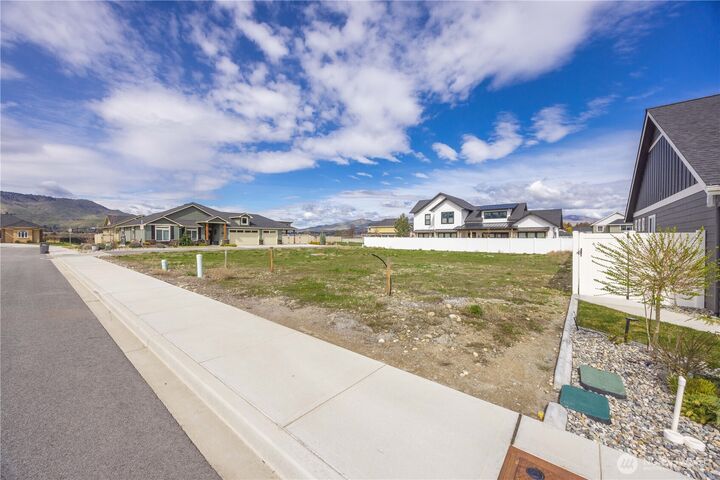 Property Photo:  345  Pugsley Place NW  WA 98802 