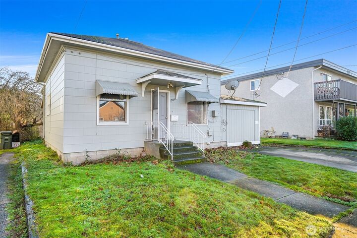 Property Photo:  2108  A Street  WA 98225 