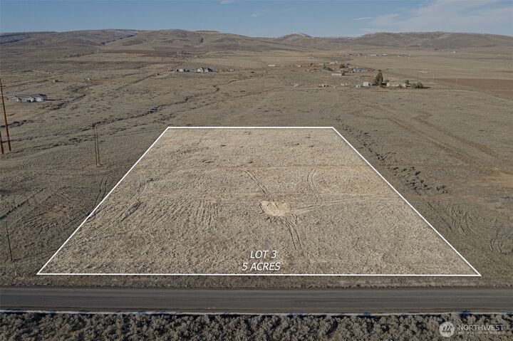 Property Photo: 3 Road 13 NW WA 98848