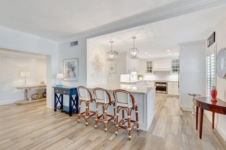 Property Photo: 790 Andrews Avenue H-202 FL 33483