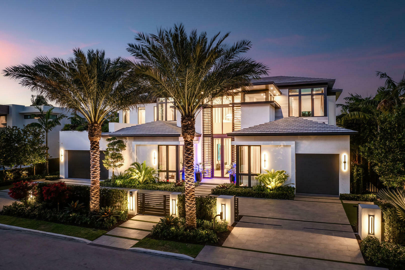 Property Photo: 207 W Coconut Palm Road FL 33432