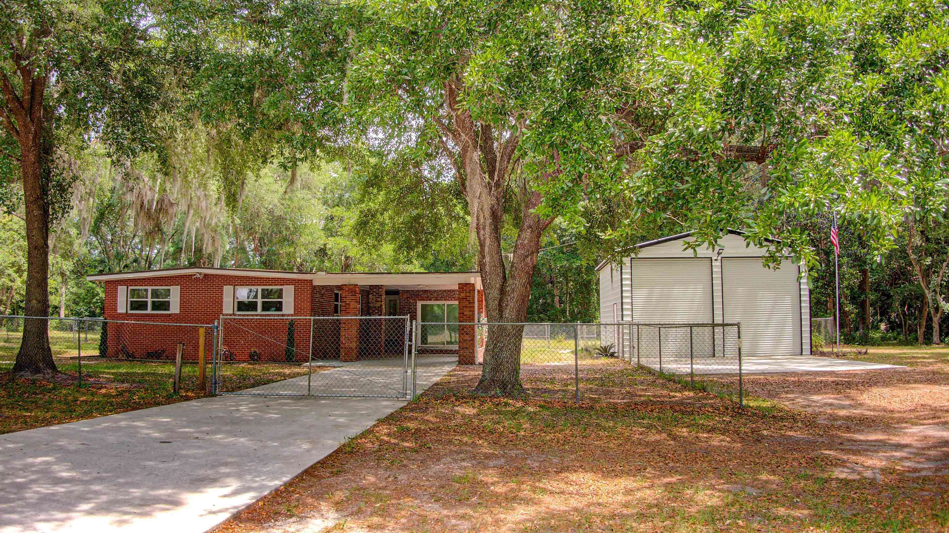 Property Photo: 200 State Road 207 FL 32131