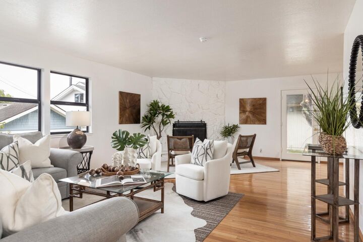 917 Fountain Avenue  Pacific Grove CA 93950 photo