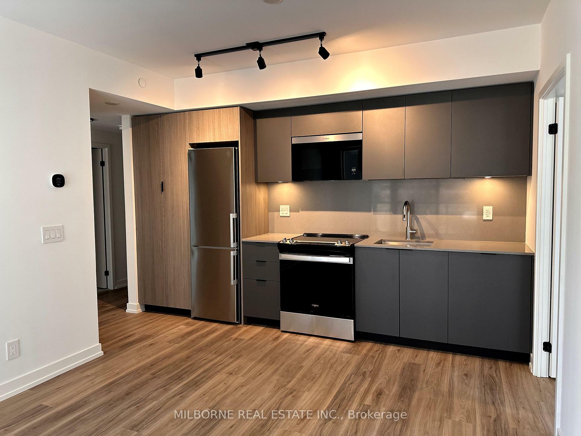Property Photo: 73 Broadway Avenue 203 ON M4P 1V1
