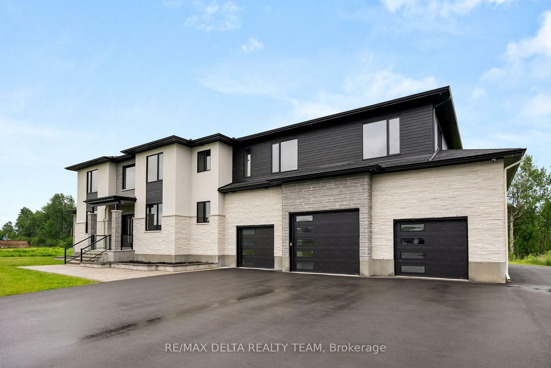 Photo de la propriété: 663 Ballycastle Crescent ON K1X 0A3