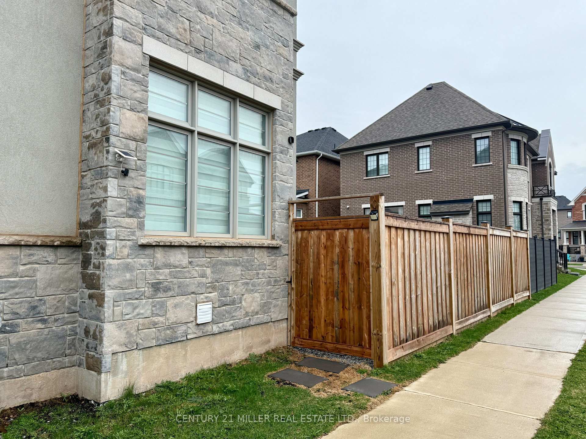 Property Photo: 1449 Everest Crescent Lower Level ON L6H 3S4