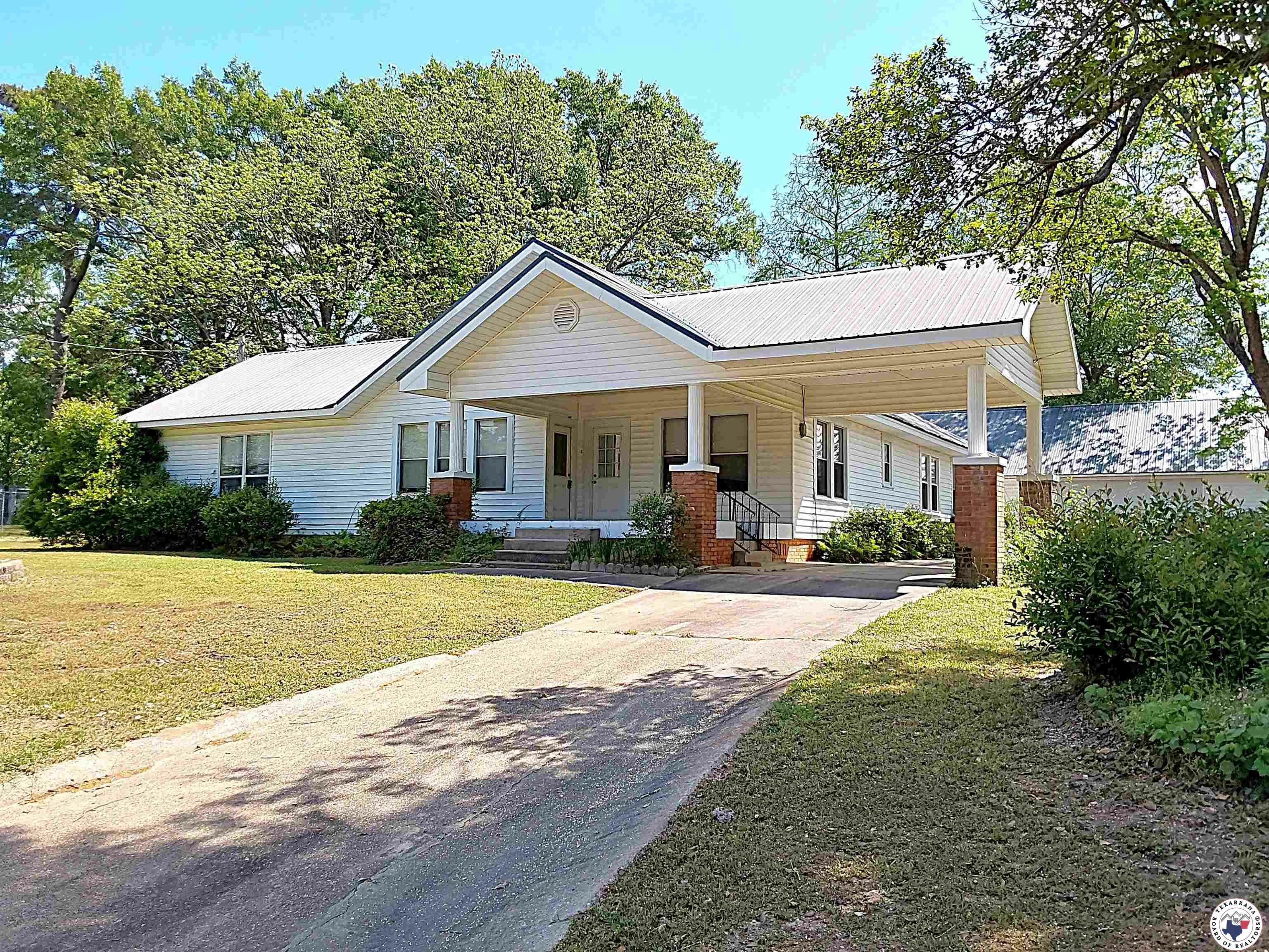 206 Park Street  Atlanta TX 75551 photo