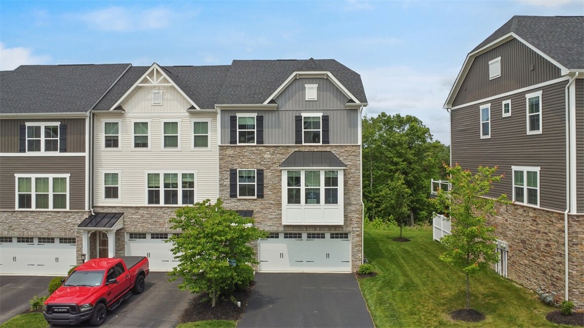 Property Photo: 156 Curtis Court PA 15237