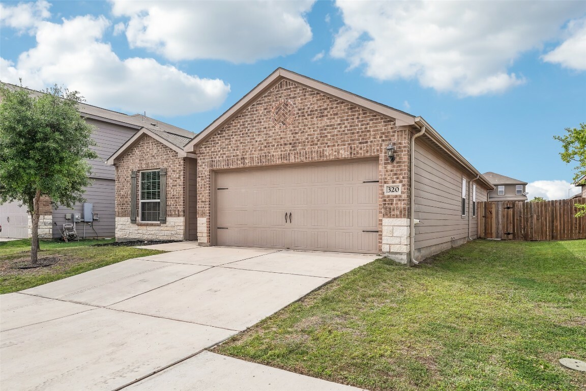 Property Photo: 320 Freedom Park Avenue TX 78642