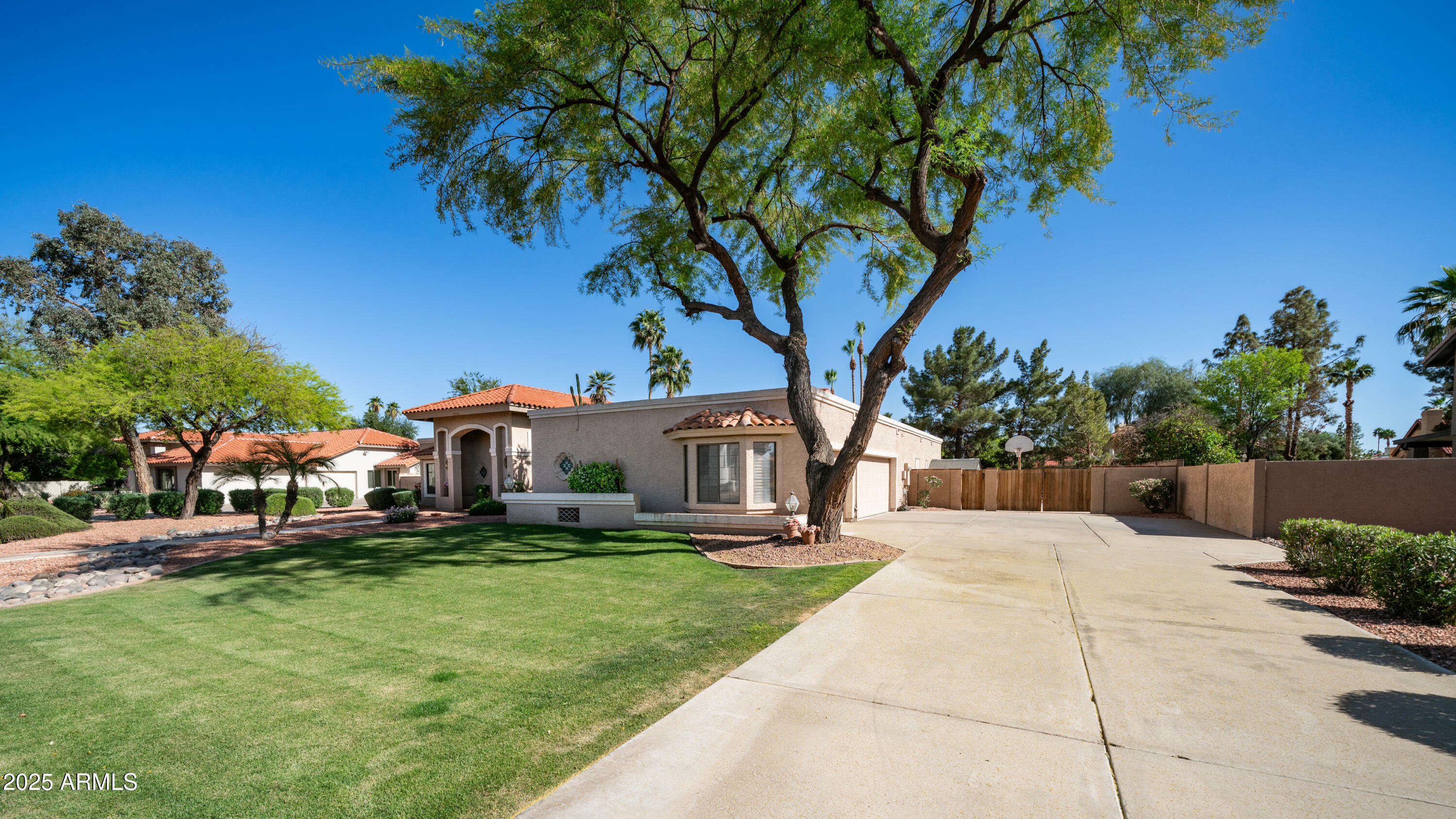 Property Photo: 1739 E Knox Road AZ 85284