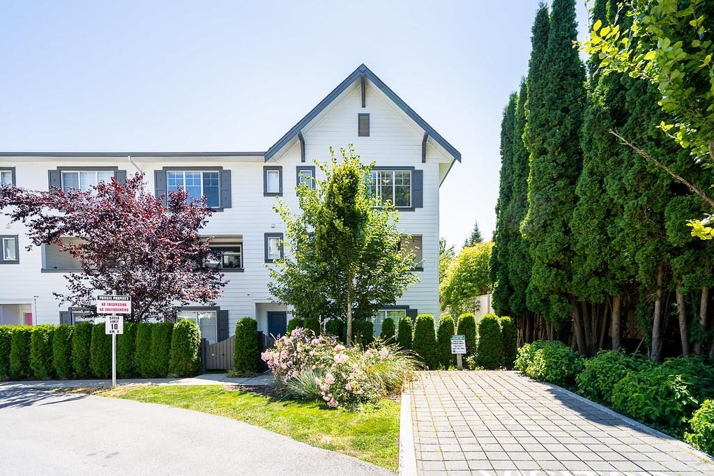 Property Photo: 16337 15 Avenue 29 BC V4A 0C3