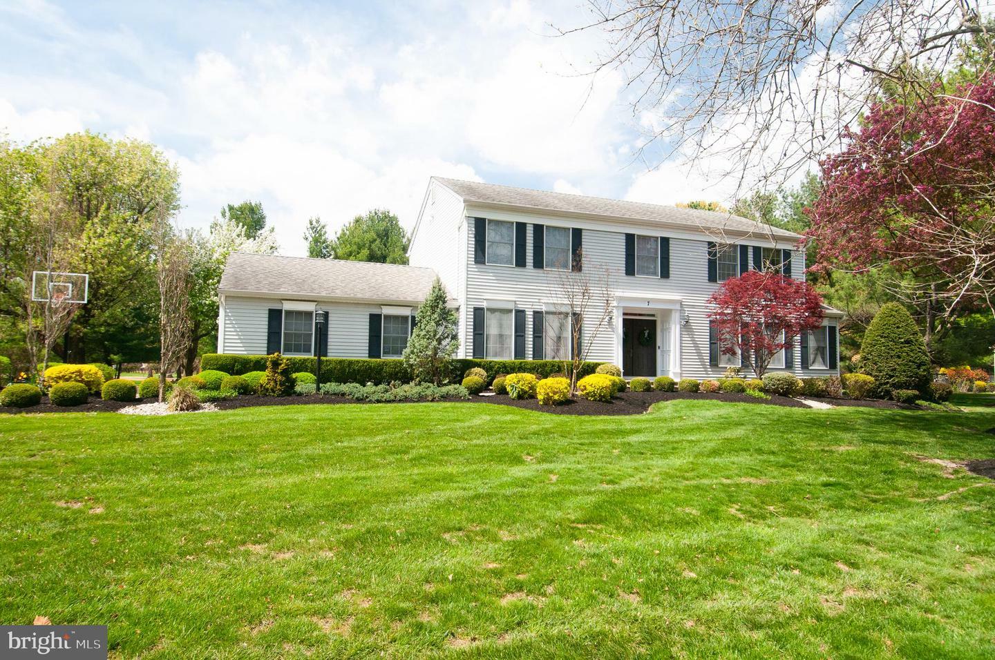 Property Photo: 7 Briarwood Dr NJ 08550