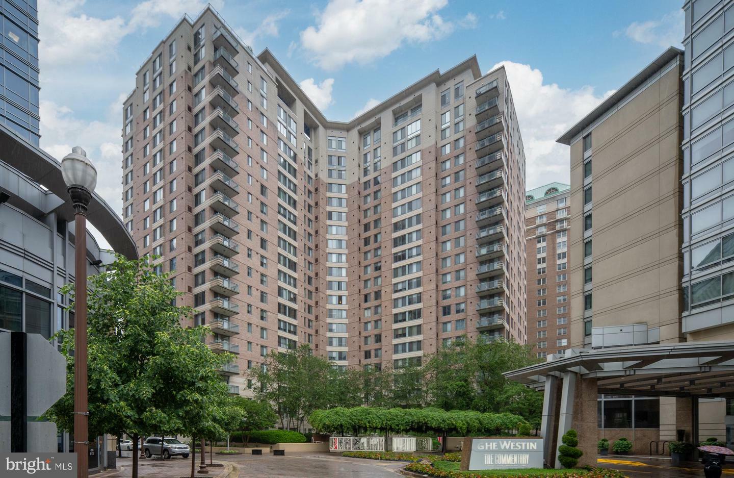 Property Photo: 851 N Glebe Road 1407 VA 22203