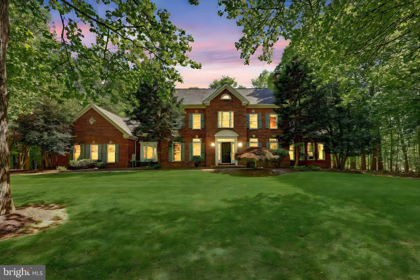 Property Photo: 10137 Community Lane VA 22039