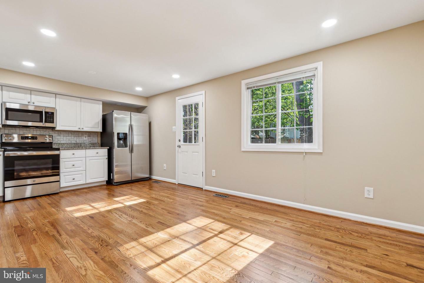 Property Photo: 10307 Granite Creek Lane 10307 VA 22124