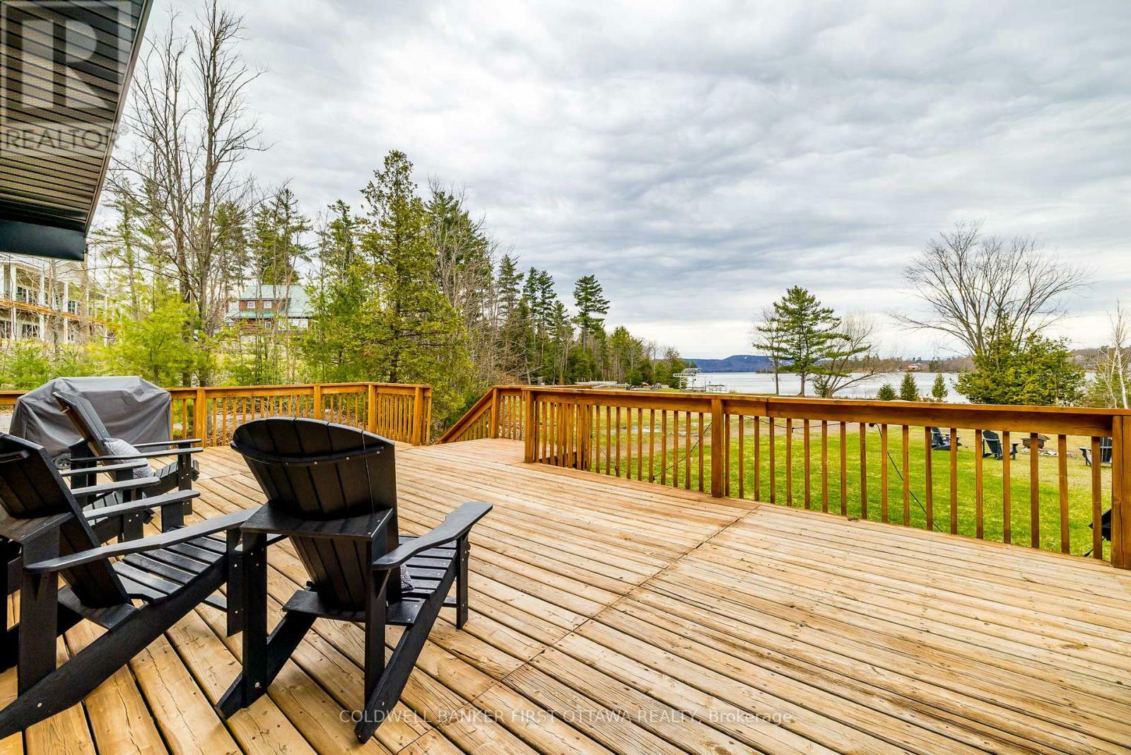 Property Photo: 6 Bluff Point Drive ON K0J 1H0