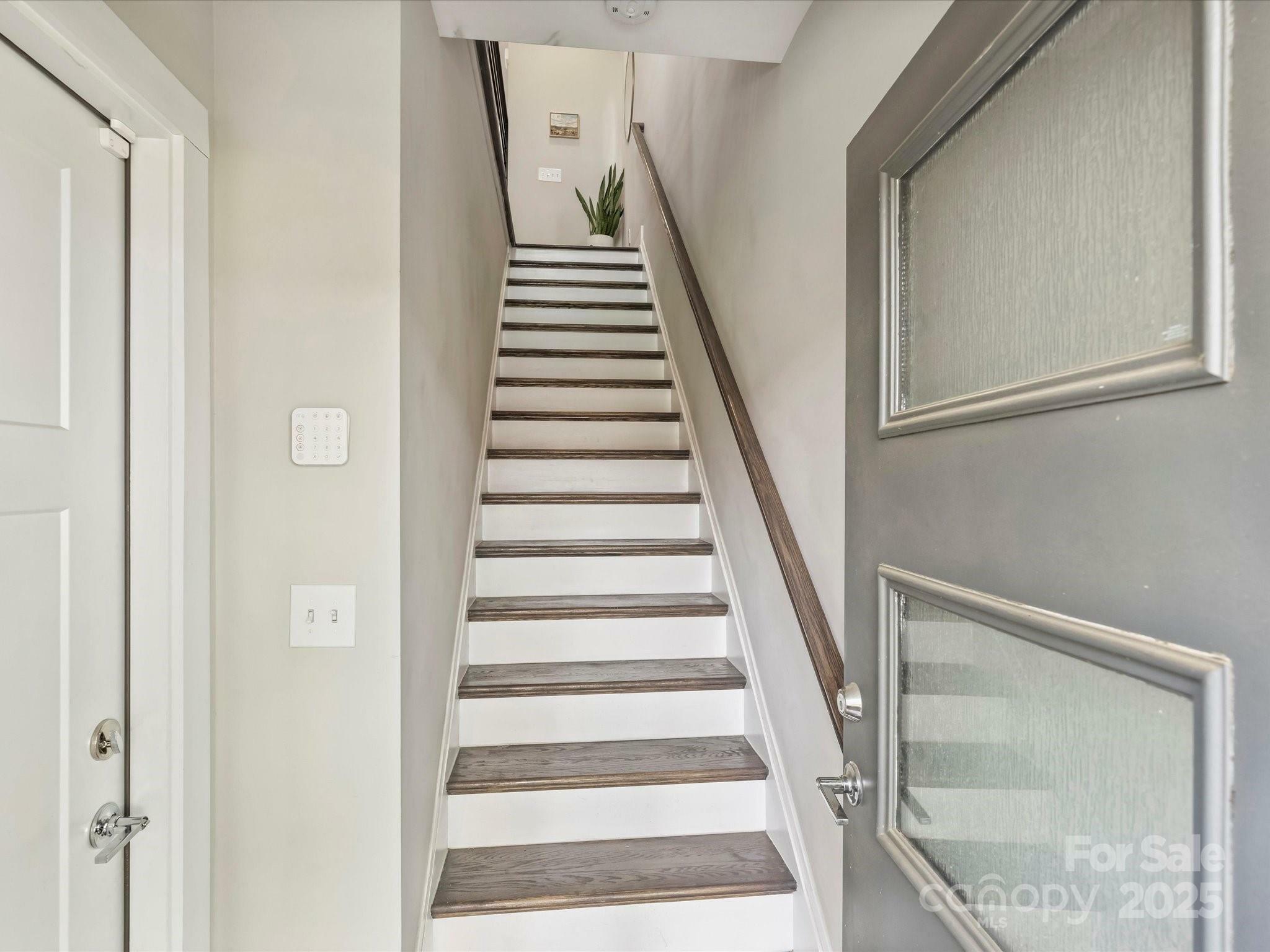 Property Photo: 520 Sedgefield Park Drive NC 28203