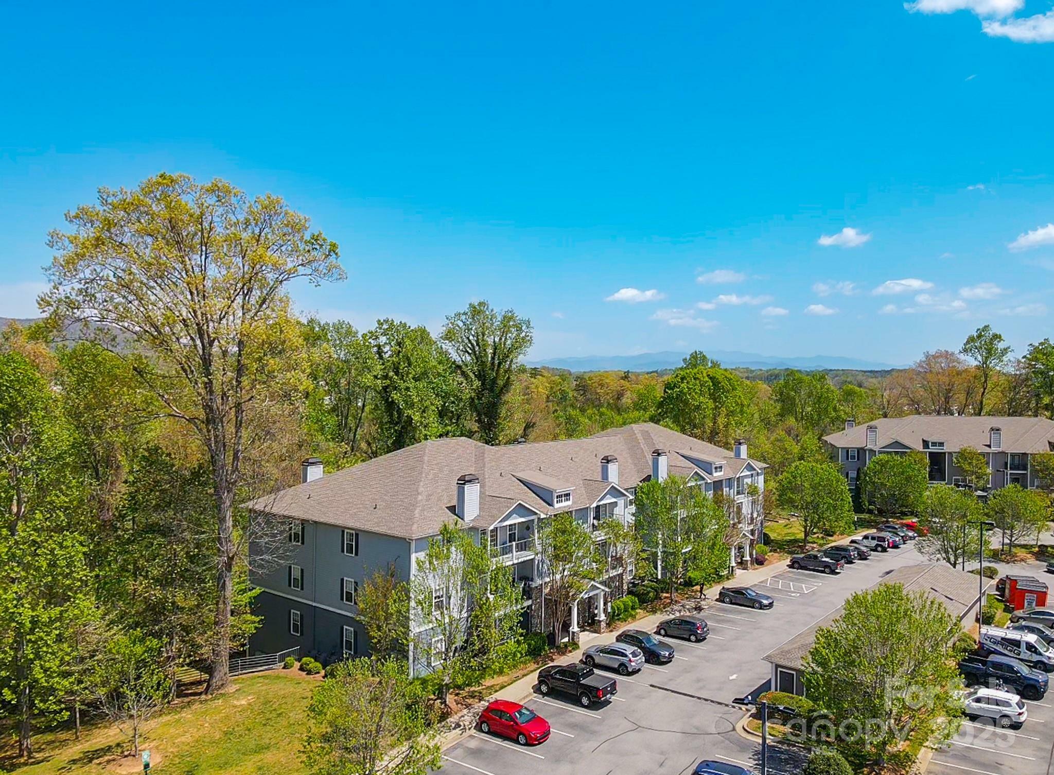 Property Photo: 400 Vista Lake Drive 103 NC 28715