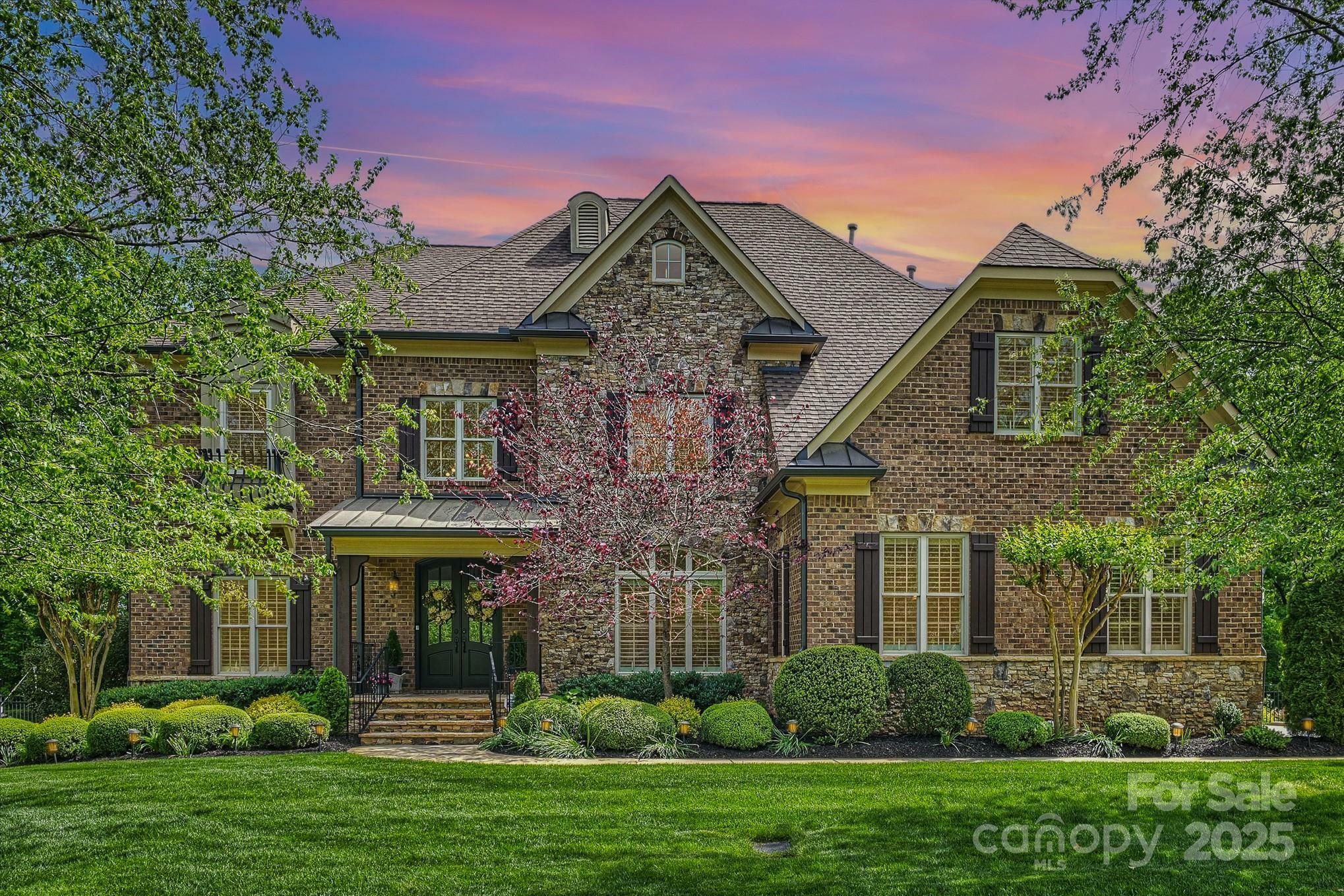 Property Photo:  2001 Arundale Lane  NC 28104 