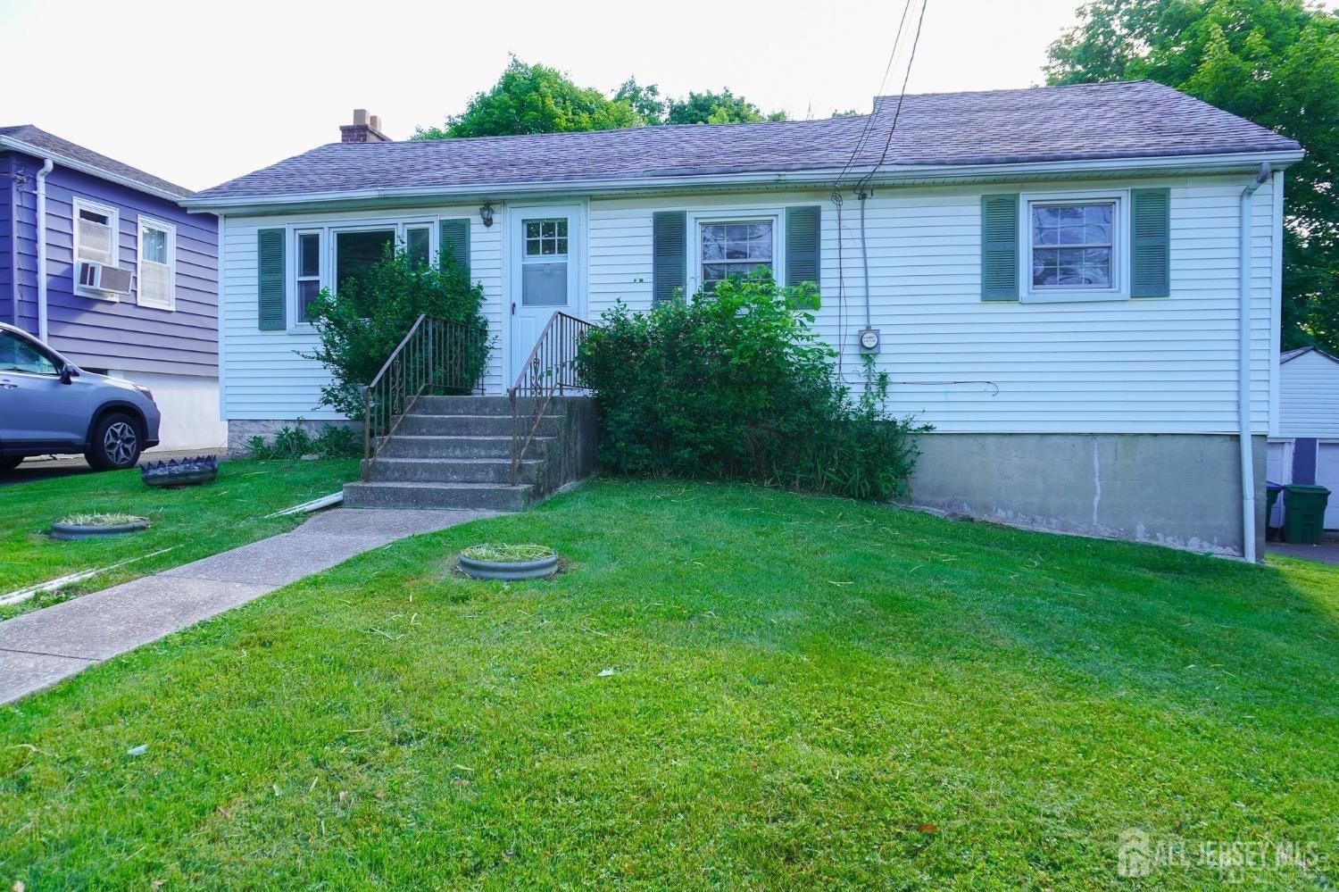 Property Photo:  140 Harding Avenue  NJ 08820 