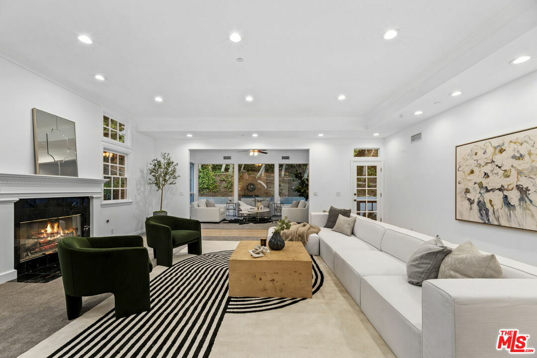 Property Photo: 3236 Longridge Ter CA 91423