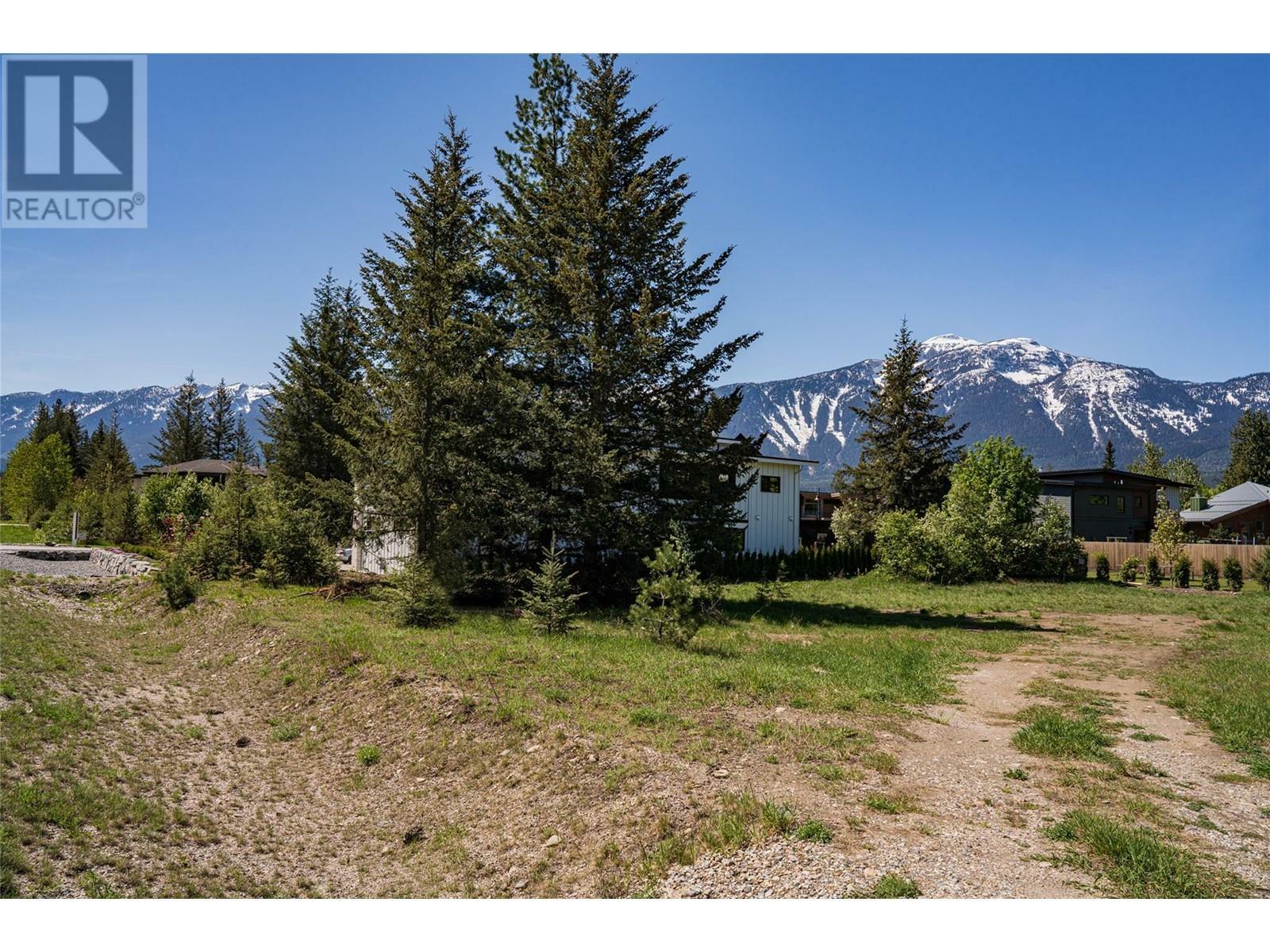 Property Photo:  2039 Airport Way  BC V0E 2S1 