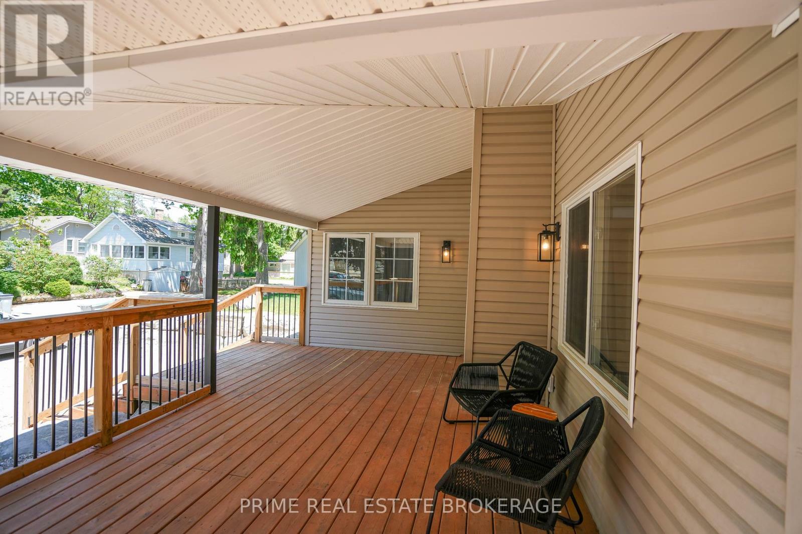 Property Photo: 14 Warwick Avenue ON N0M 1T0
