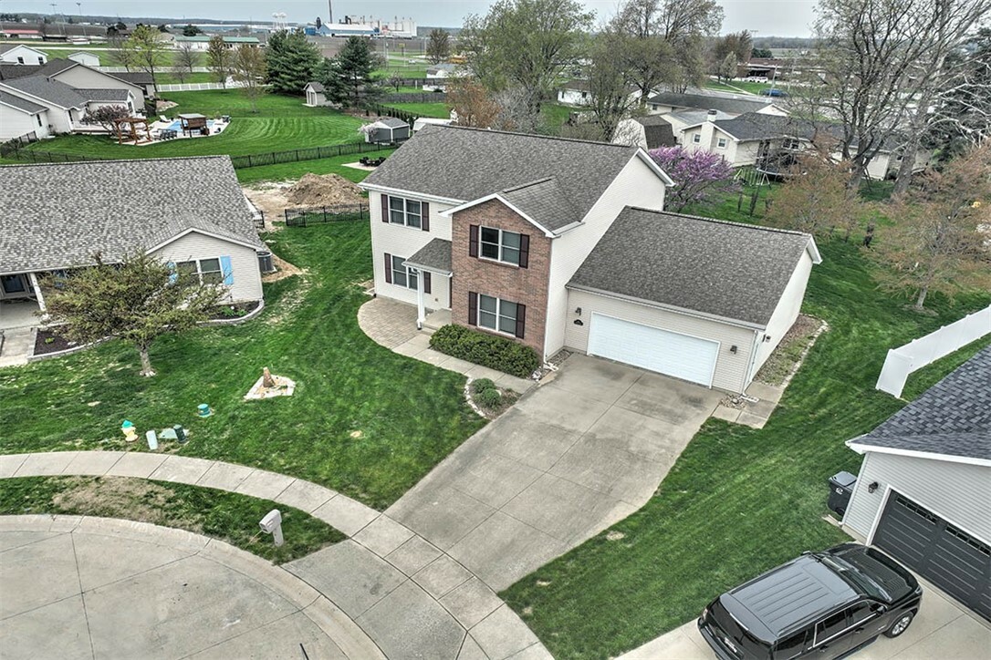 Property Photo: 130 Kensington Ct IL 62549