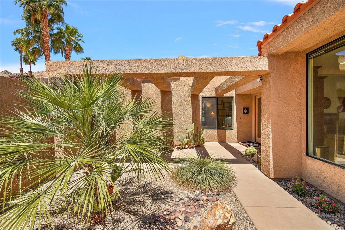 Property Photo: 11 Vista Loma Drive CA 92270