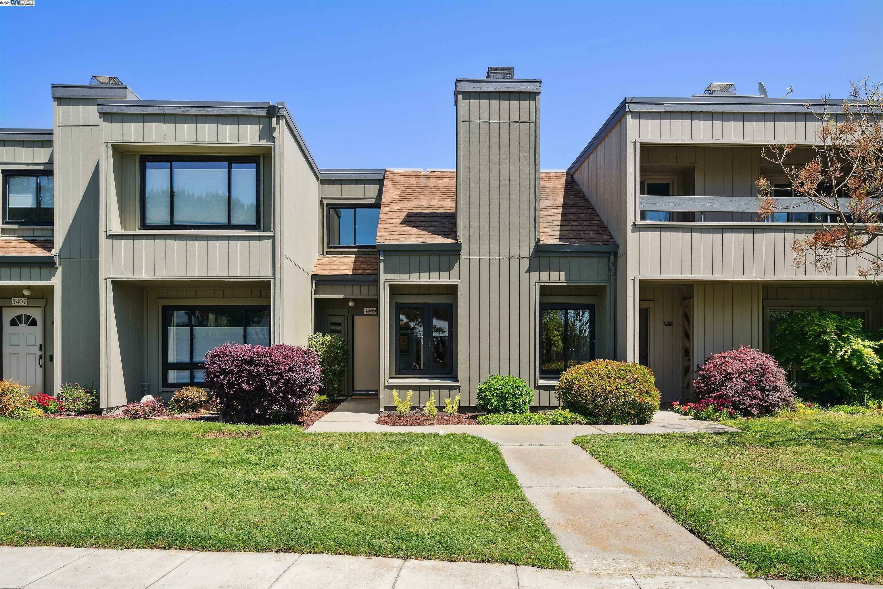 Property Photo: 3409 Catalina Ave CA 94502