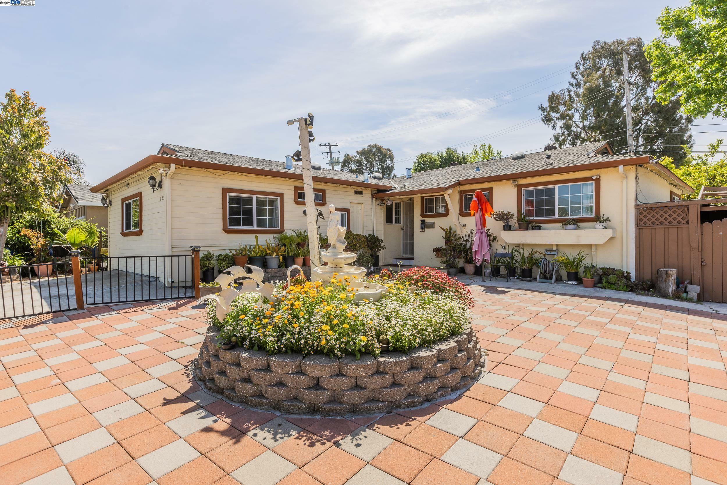 Property Photo: 1122 Park Grove Dr CA 95035