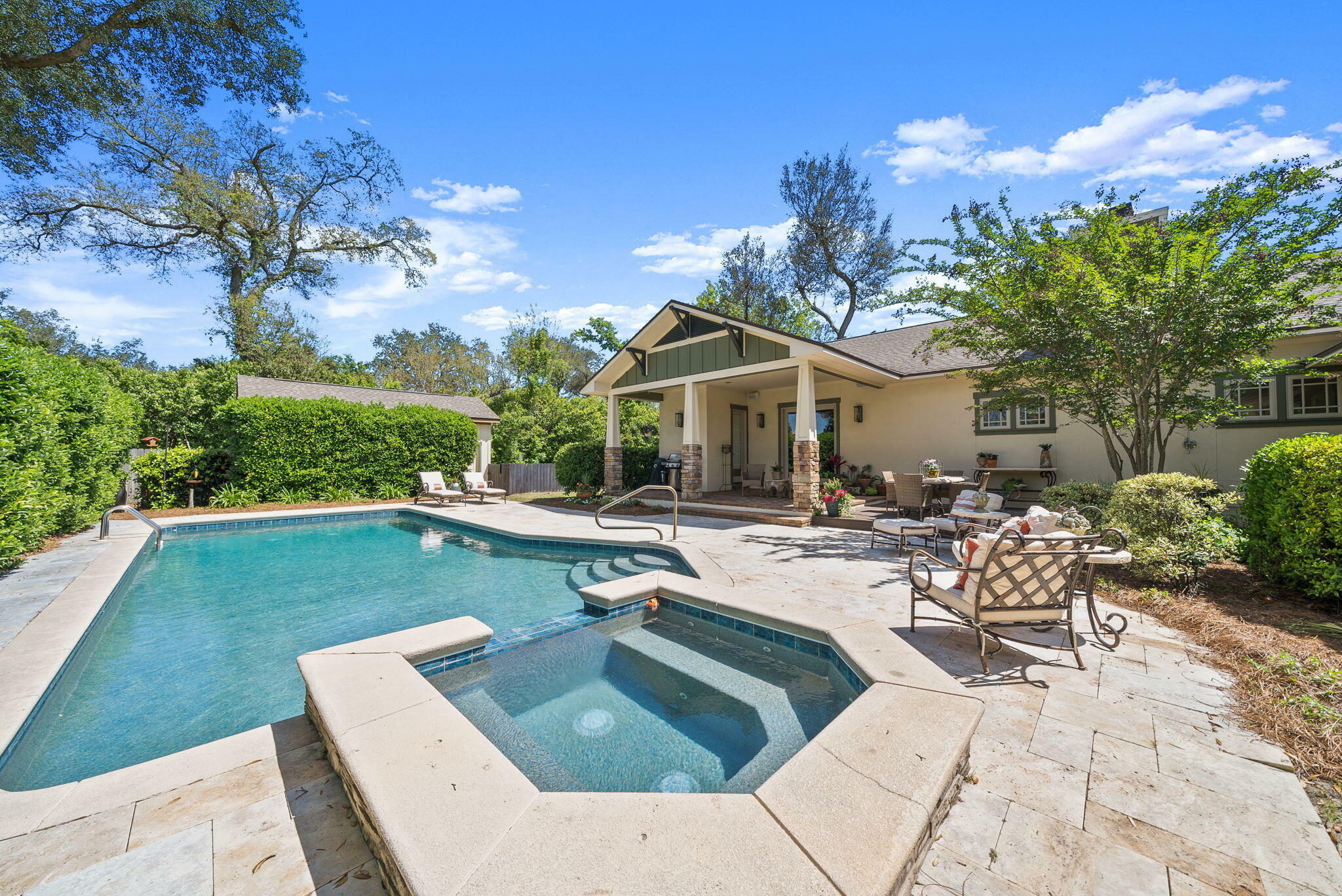 Property Photo: 511 Hollis Avenue FL 32401