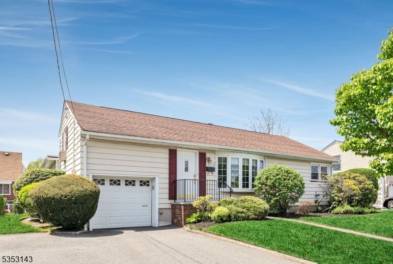 Property Photo: 170 Yerger Rd NJ 07410