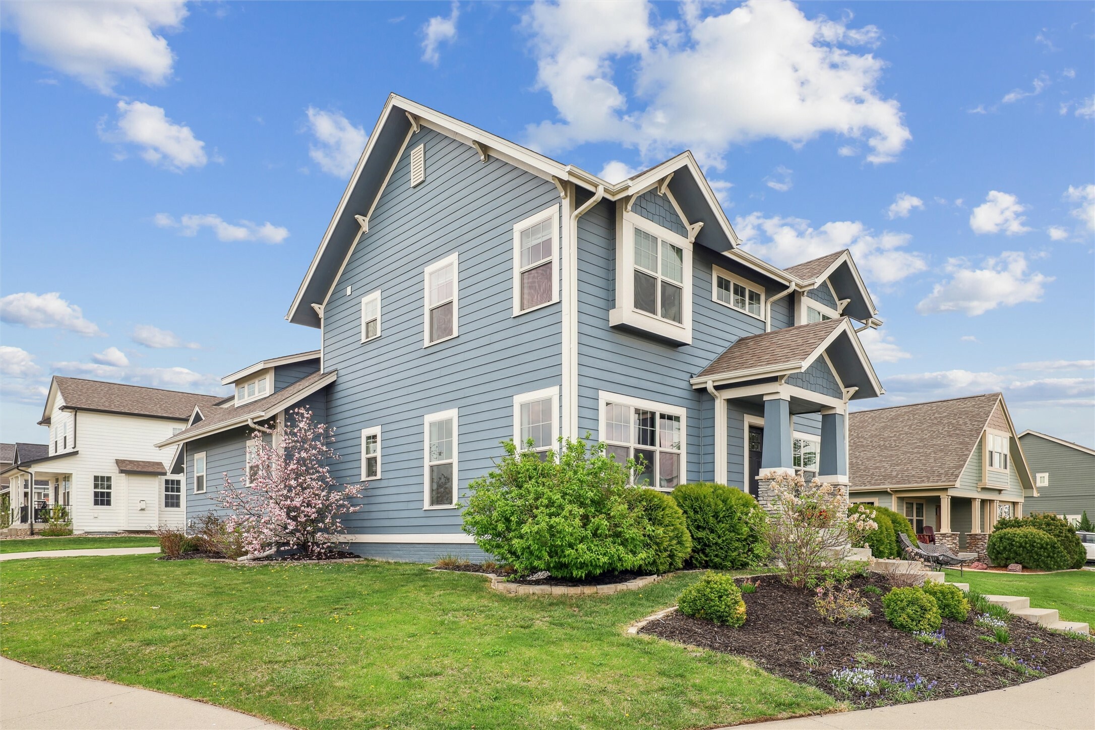 Property Photo: 2010 SW 18th Street IA 50023