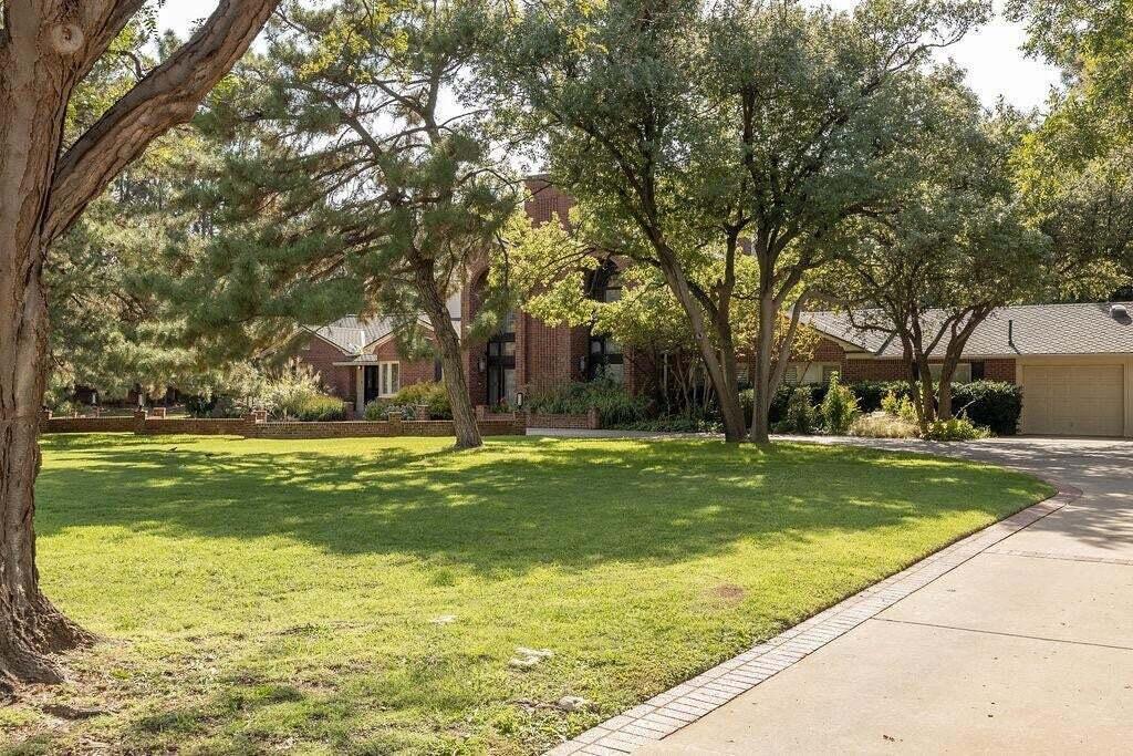 Property Photo: 2206 Wayne Avenue TX 79407