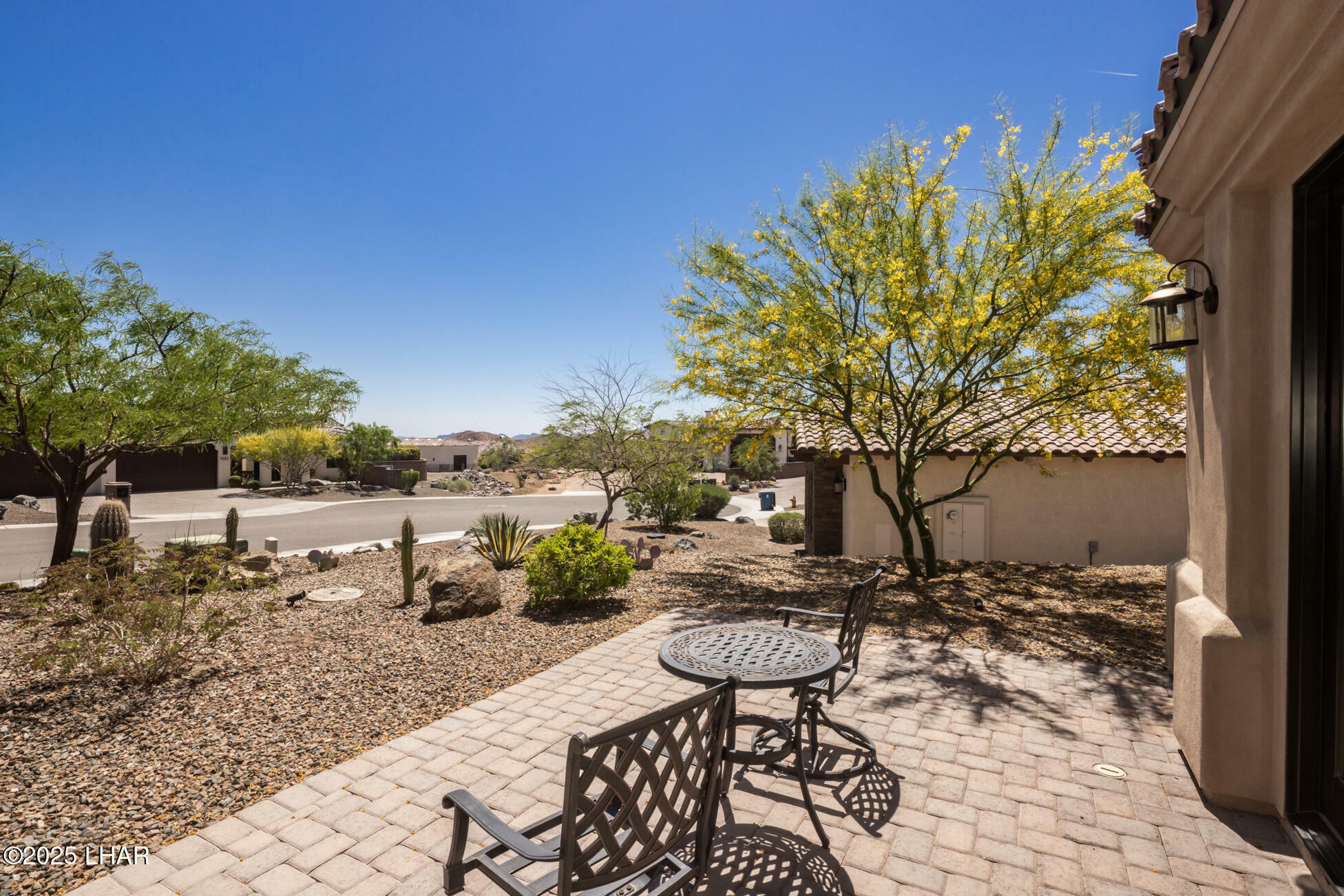Property Photo:  4040 Avienda Del Sol  AZ 86406 