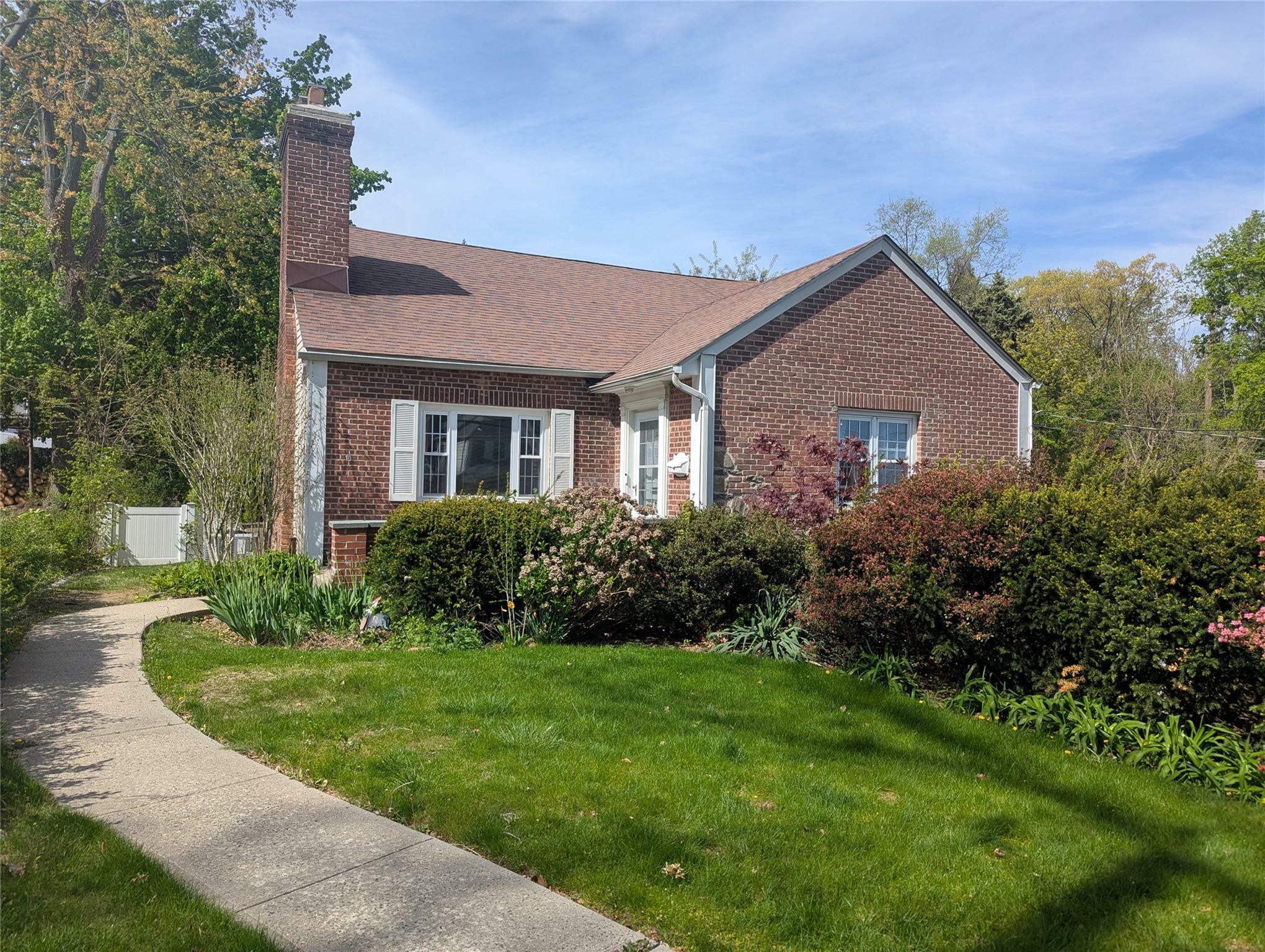 10 Regent Place  Yonkers NY 10710 photo