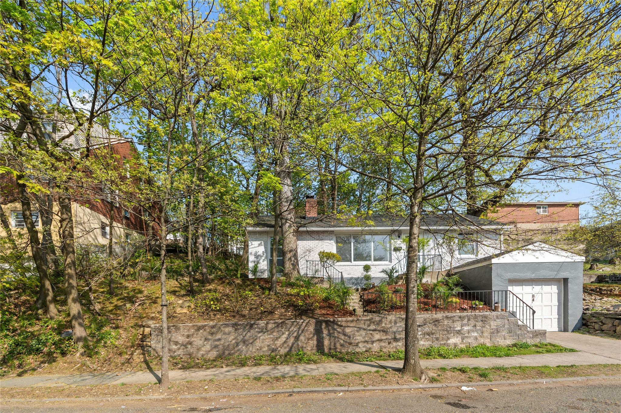 84 Courter Avenue  Yonkers NY 10705 photo