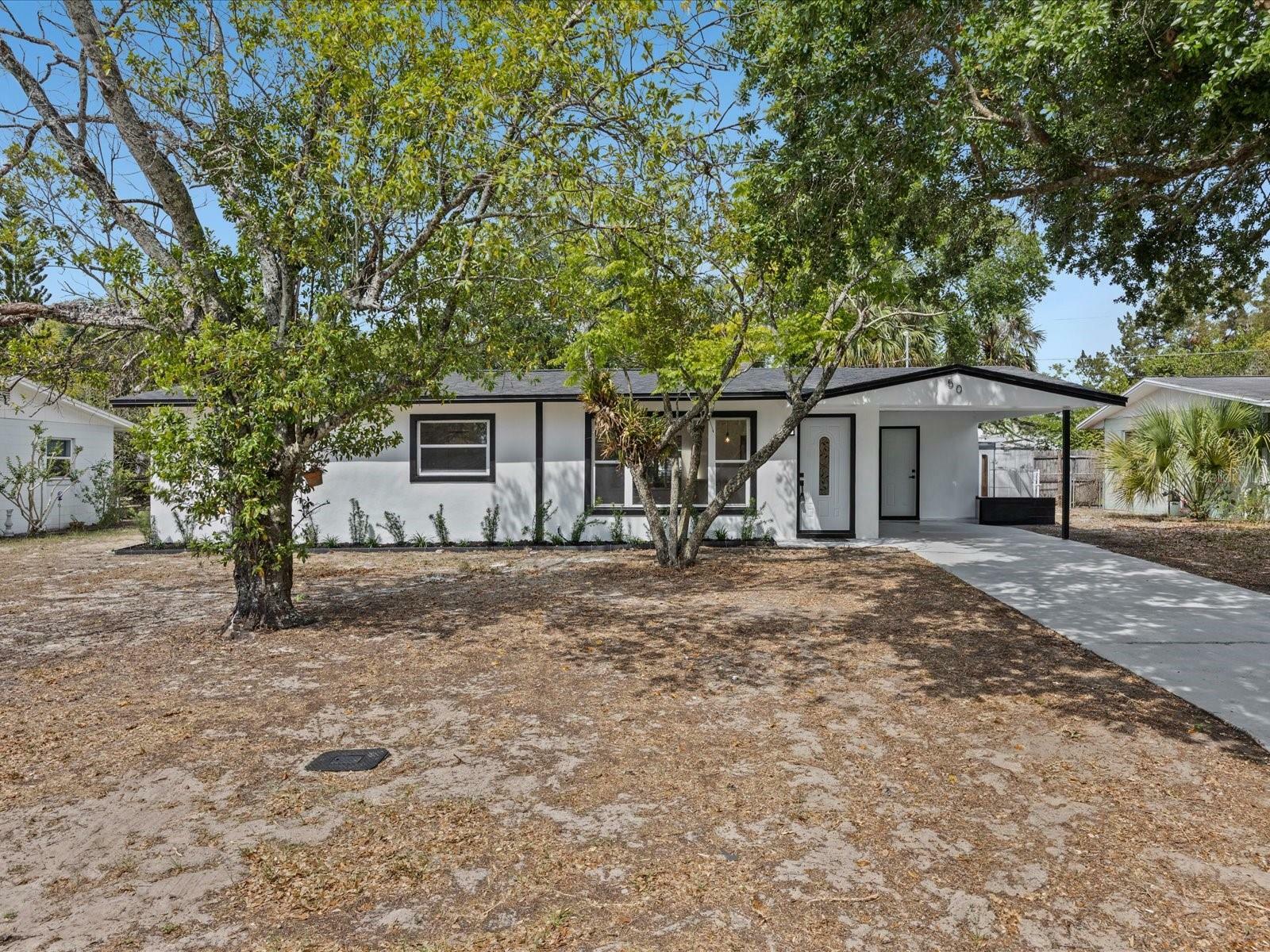 Property Photo: 50 S Devon Avenue FL 32708