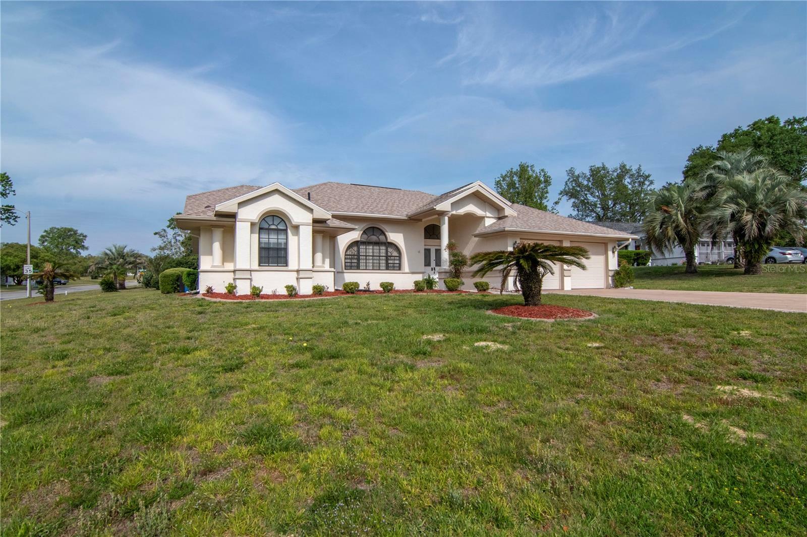 Property Photo: 258 N Mesquite Point FL 34461