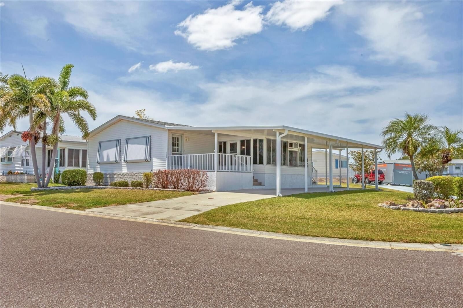 Property Photo:  1404 44th Avenue E  FL 34222 