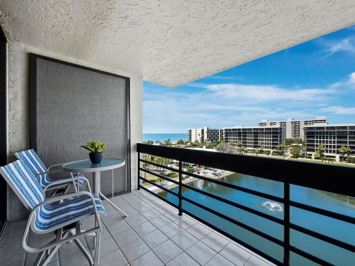 Property Photo:  1095 Gulf Of Mexico Drive 503  FL 34228 