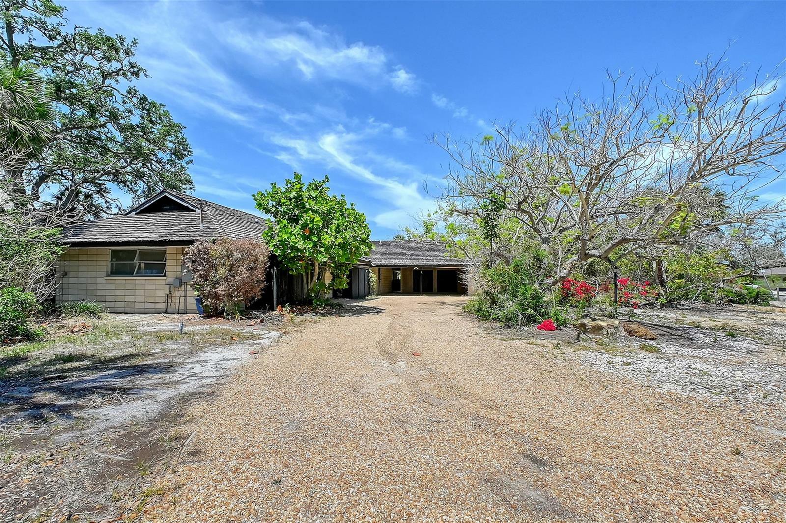 5502 Shadow Lawn Drive  Sarasota FL 34242 photo