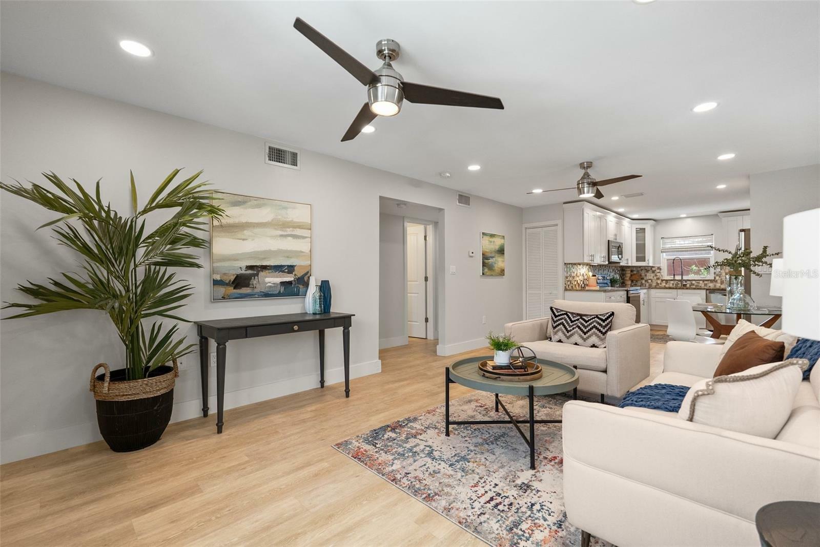 Property Photo: 506 71st Ave 7 FL 33706