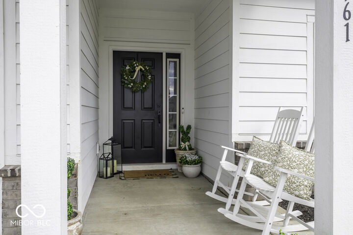 Property Photo:  561 Riviera Place  IN 46143 