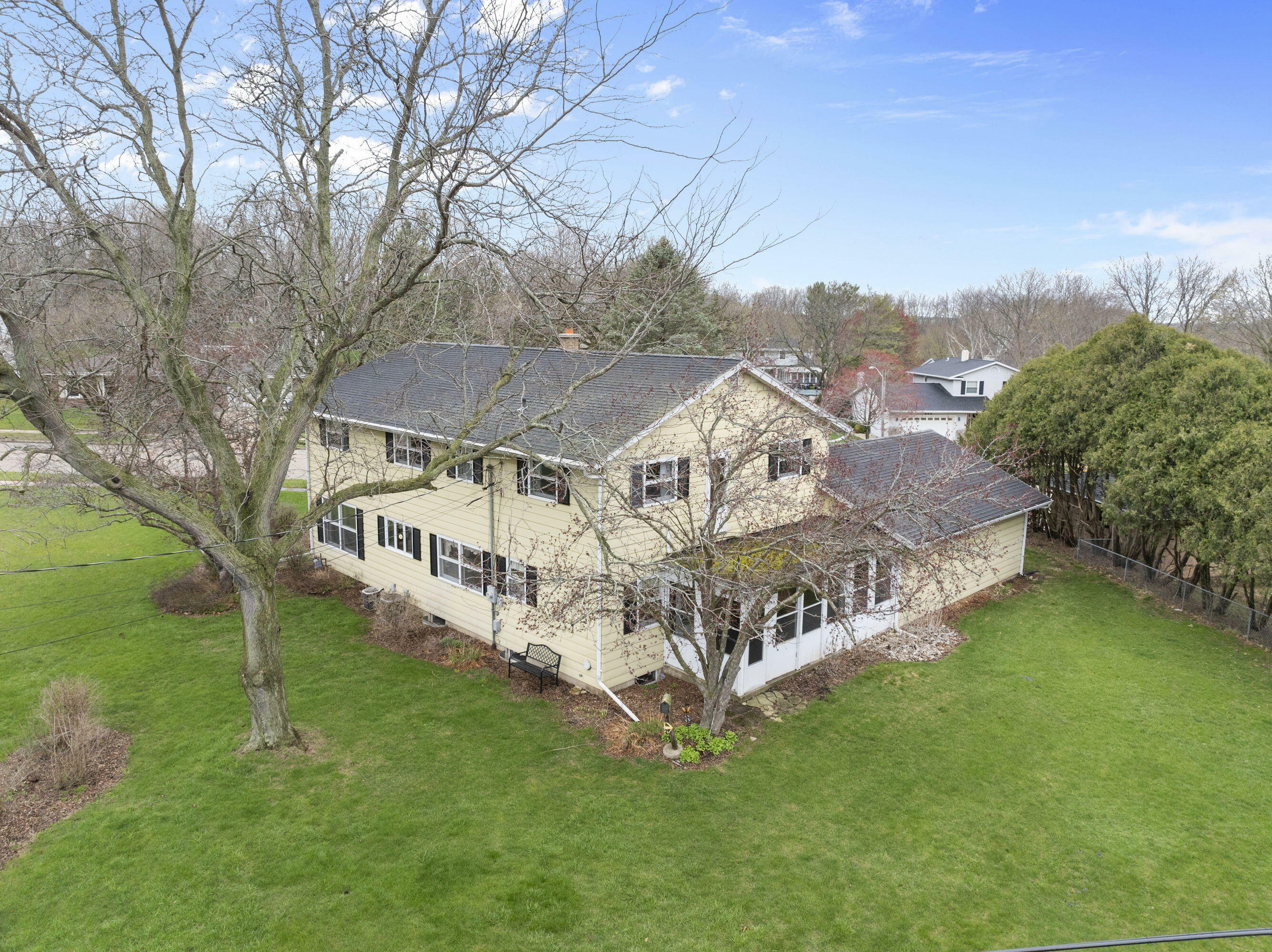 Property Photo: 356 Robins Run WI 53105